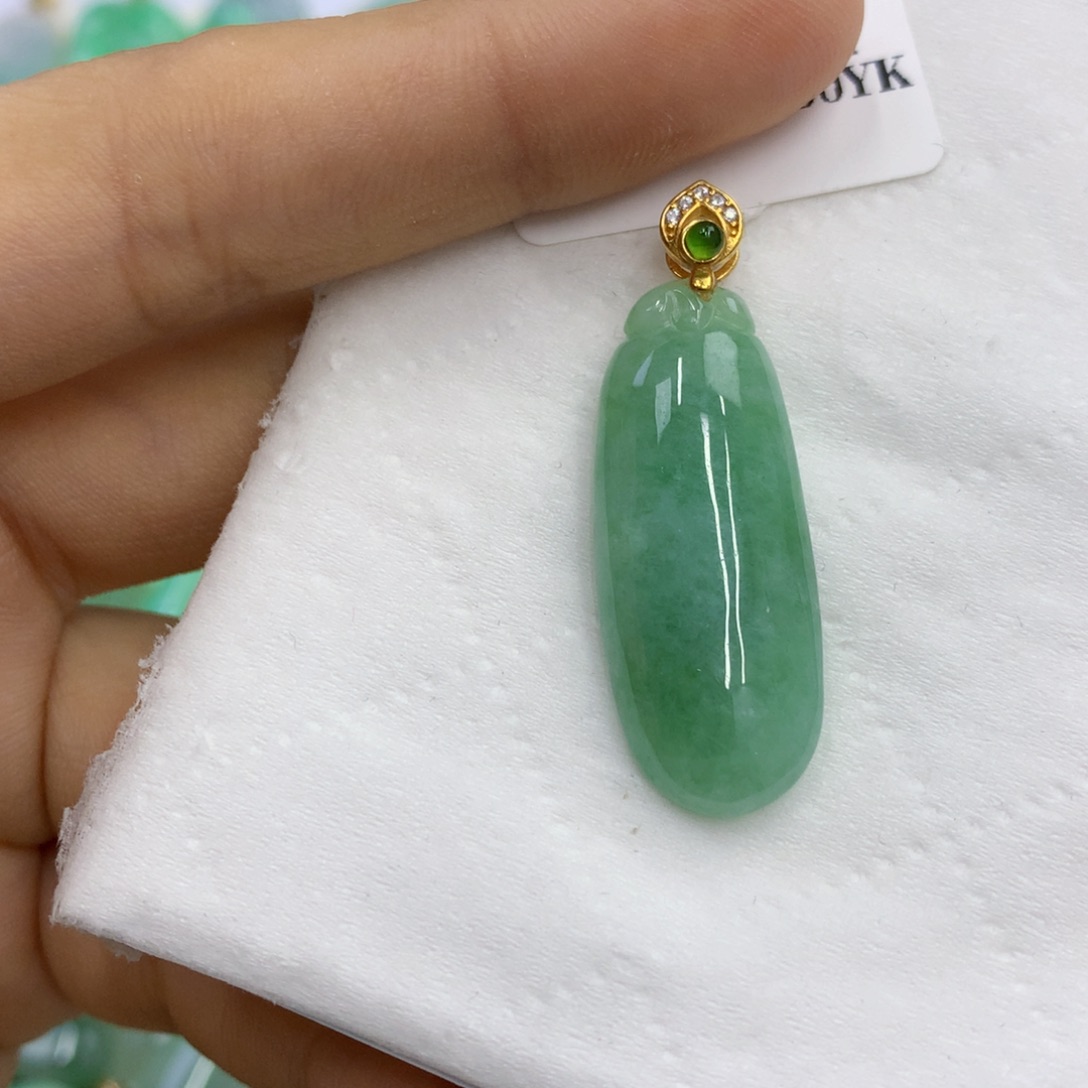 翡翠未镶嵌颈饰翡翠
