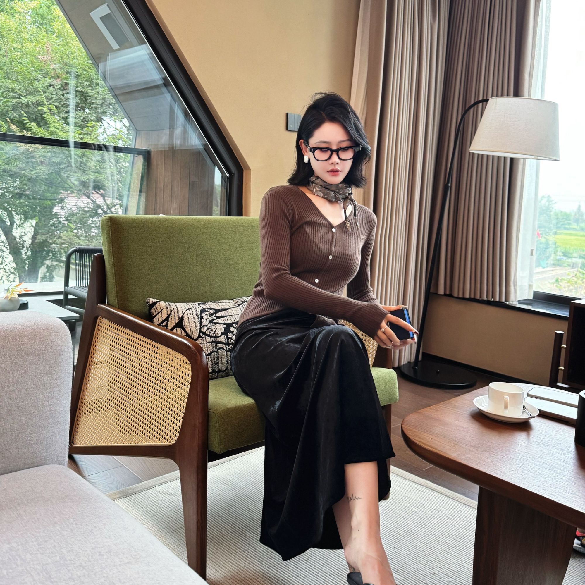 25AWC9131坑条珍珠贝软糯Q弹修身开衫30%以上极细美利诺羊毛