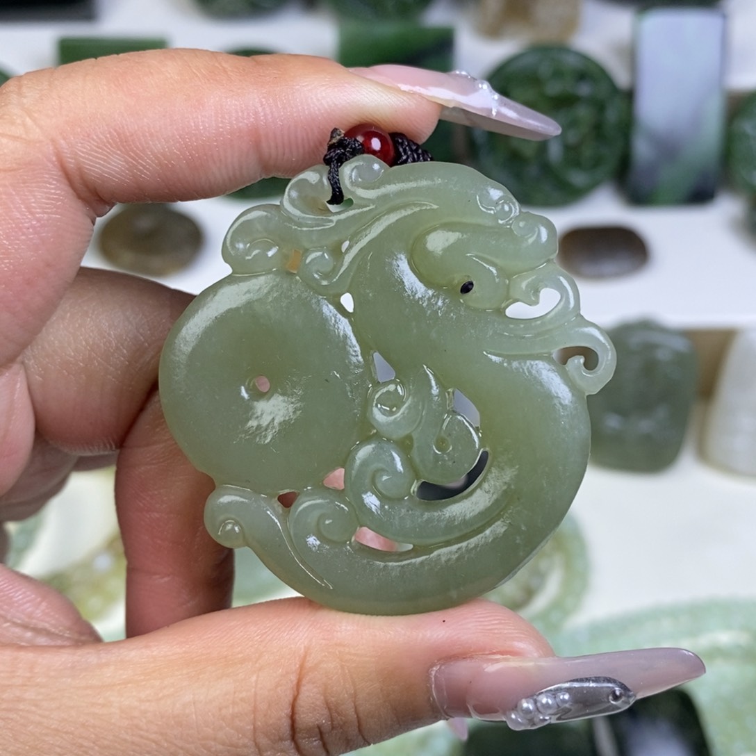 和田玉吊坠未镶嵌