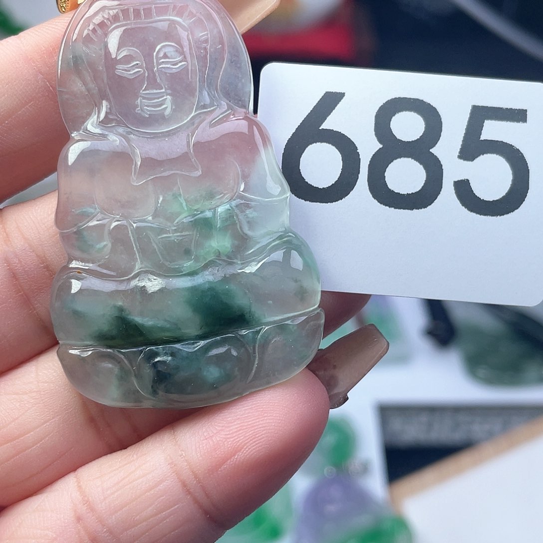 翡翠吊坠(赠链)未镶嵌