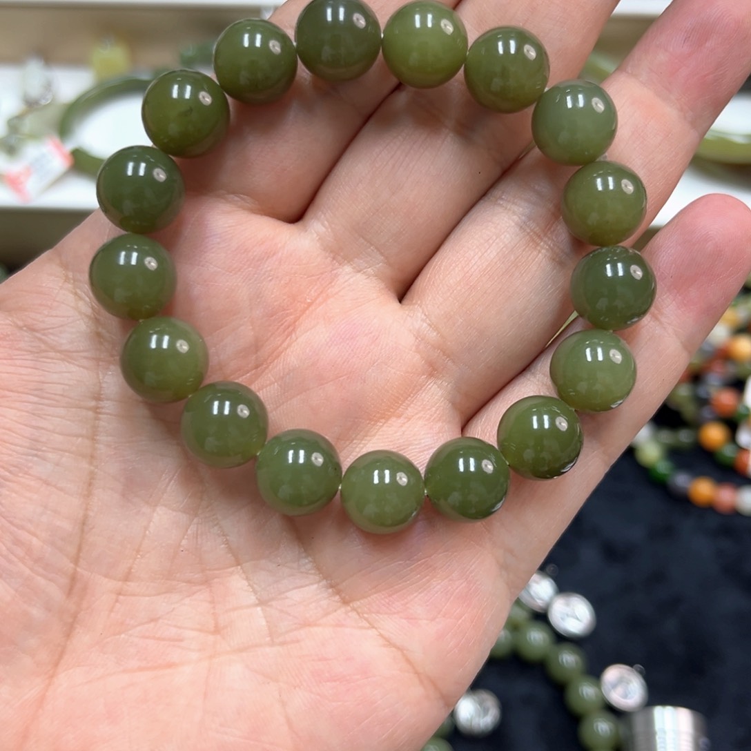 一***光和田玉手镯未镶嵌