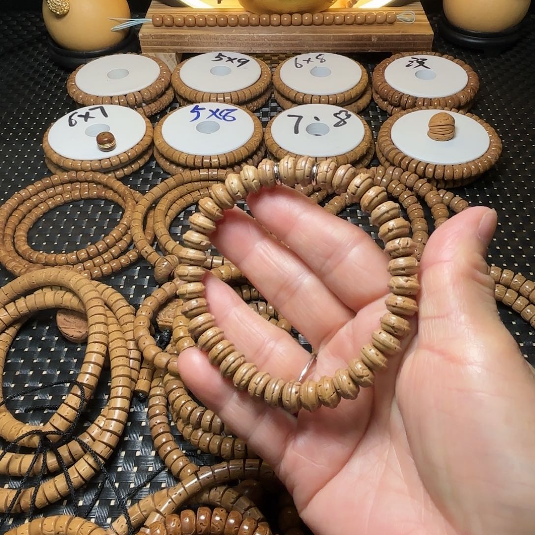 【闪购商品】桃核吊坠5/10腰缠万罐手串