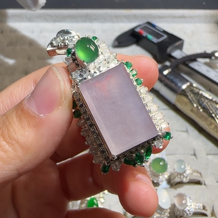 定制翡翠未镶嵌翡翠