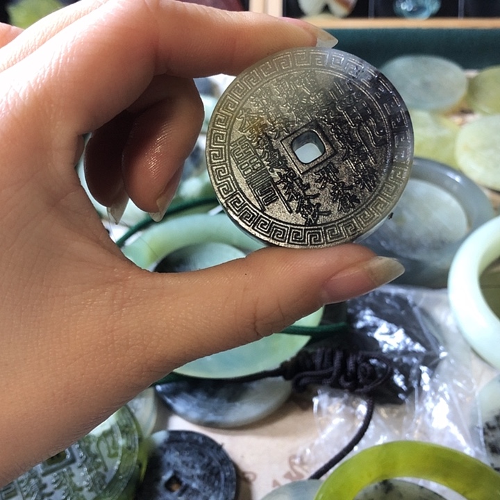 岫玉未镶嵌岫玉挂件
