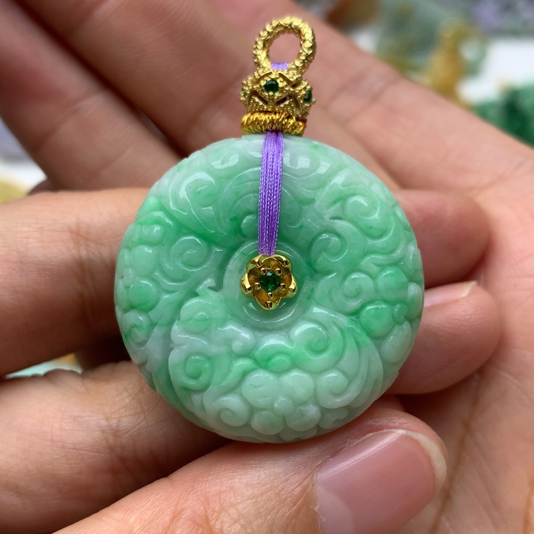 翡翠颈饰未镶嵌翡翠