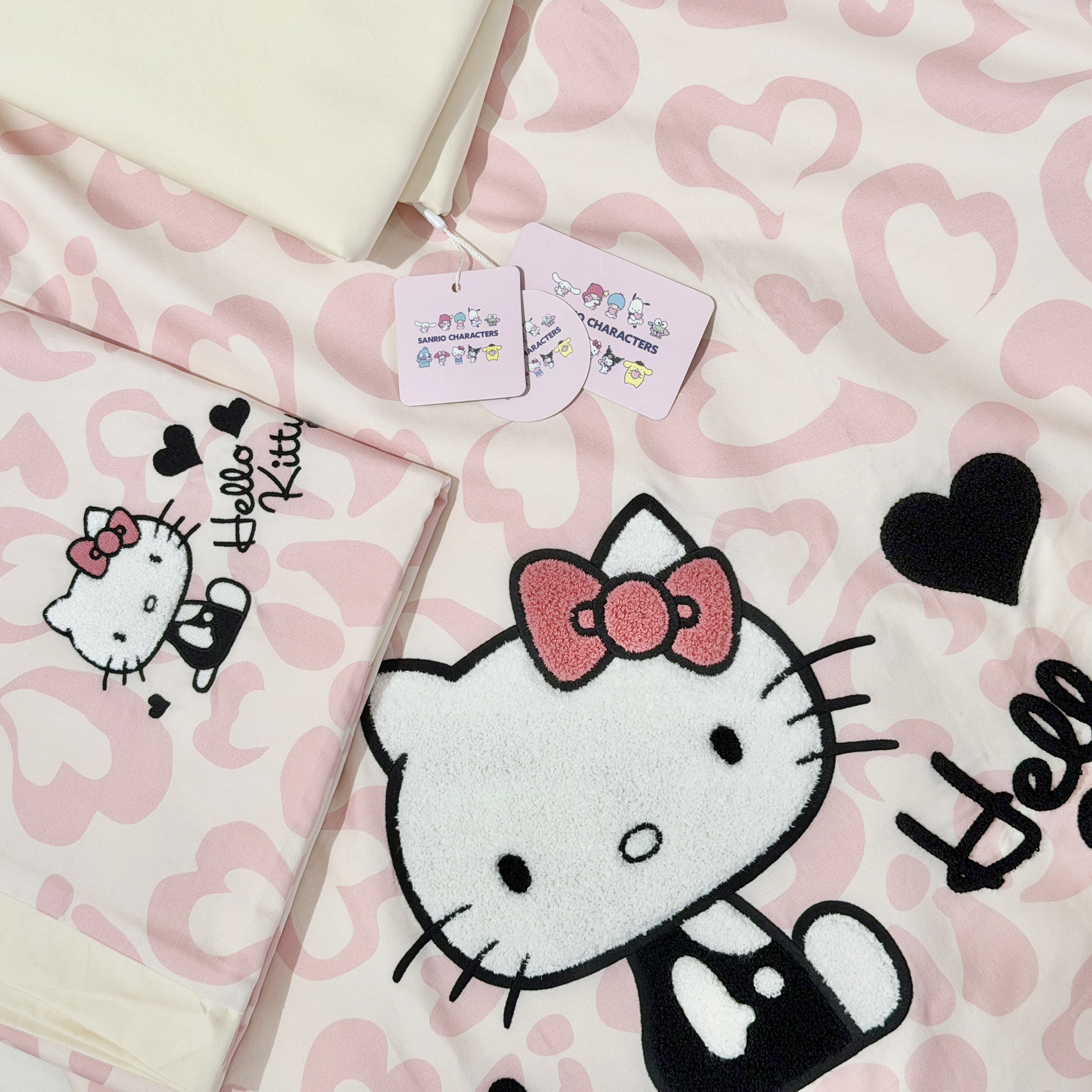 《三丽鸥正版授权》豹纹Hello kitty全棉贡缎毛巾绣数码印花四件套