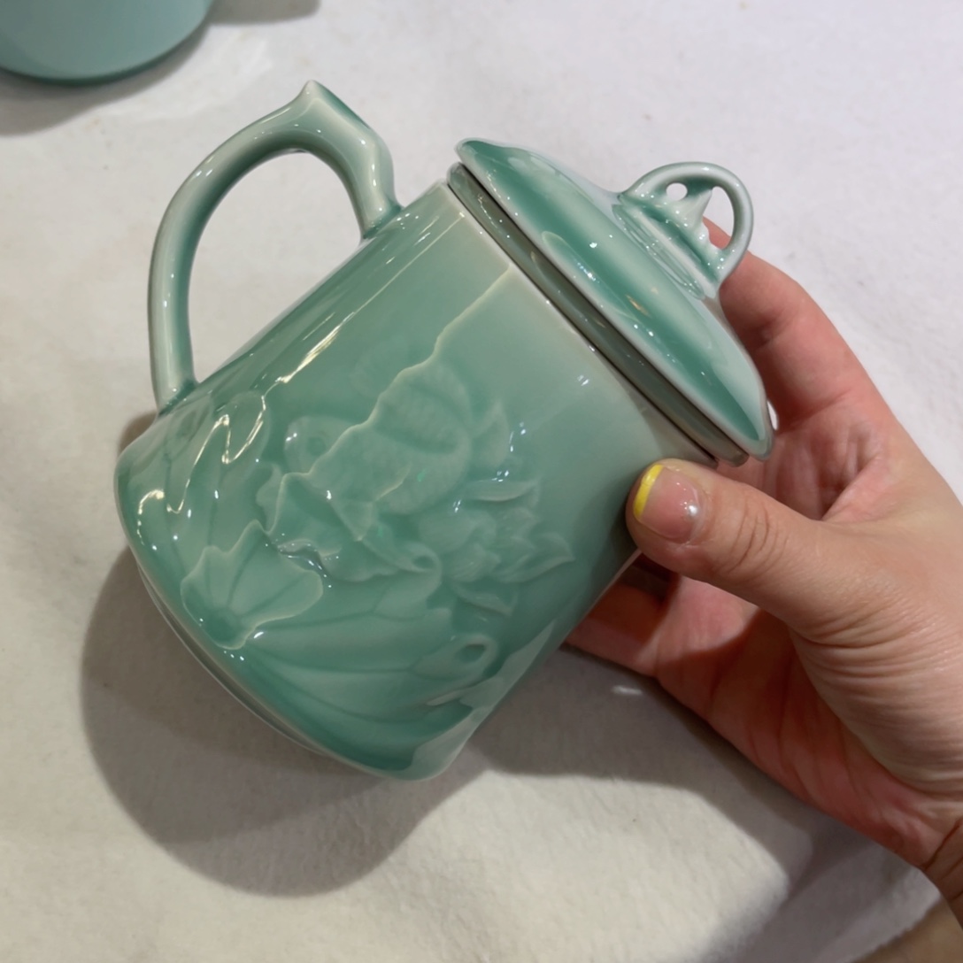 青瓷雨后哈哈哈哈哈哈