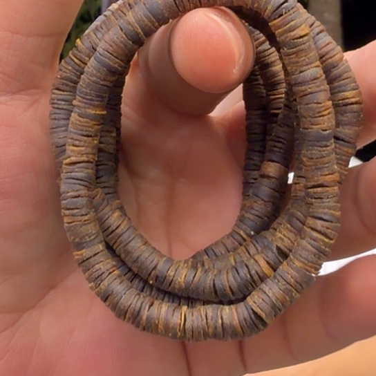 沉香手串白棋沉水皮油片珠0.6-5多样性发货1条