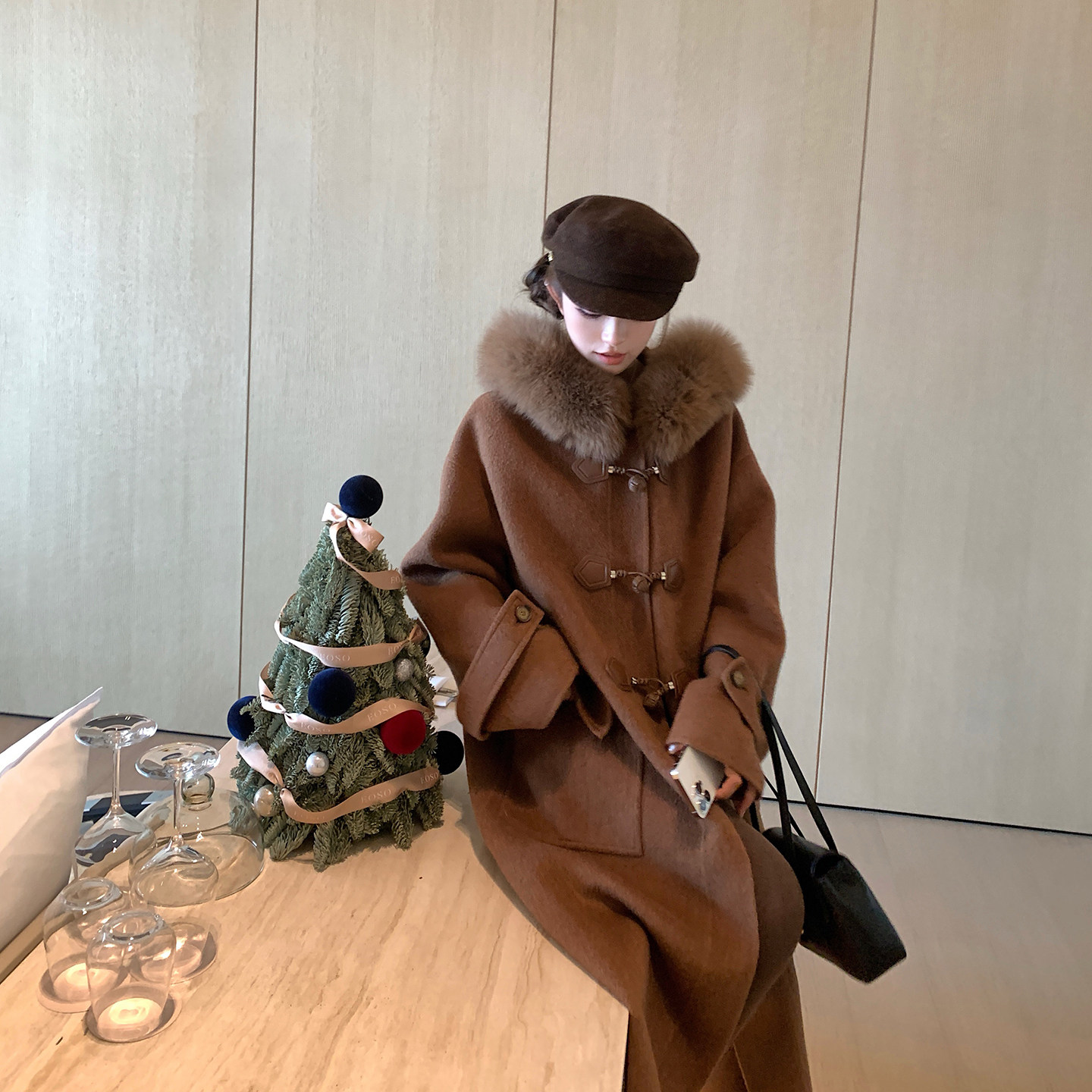 “韩剧毛领大衣”高奢牦牛绒真丝羊毛狐狸大毛领柔系长款连帽大衣