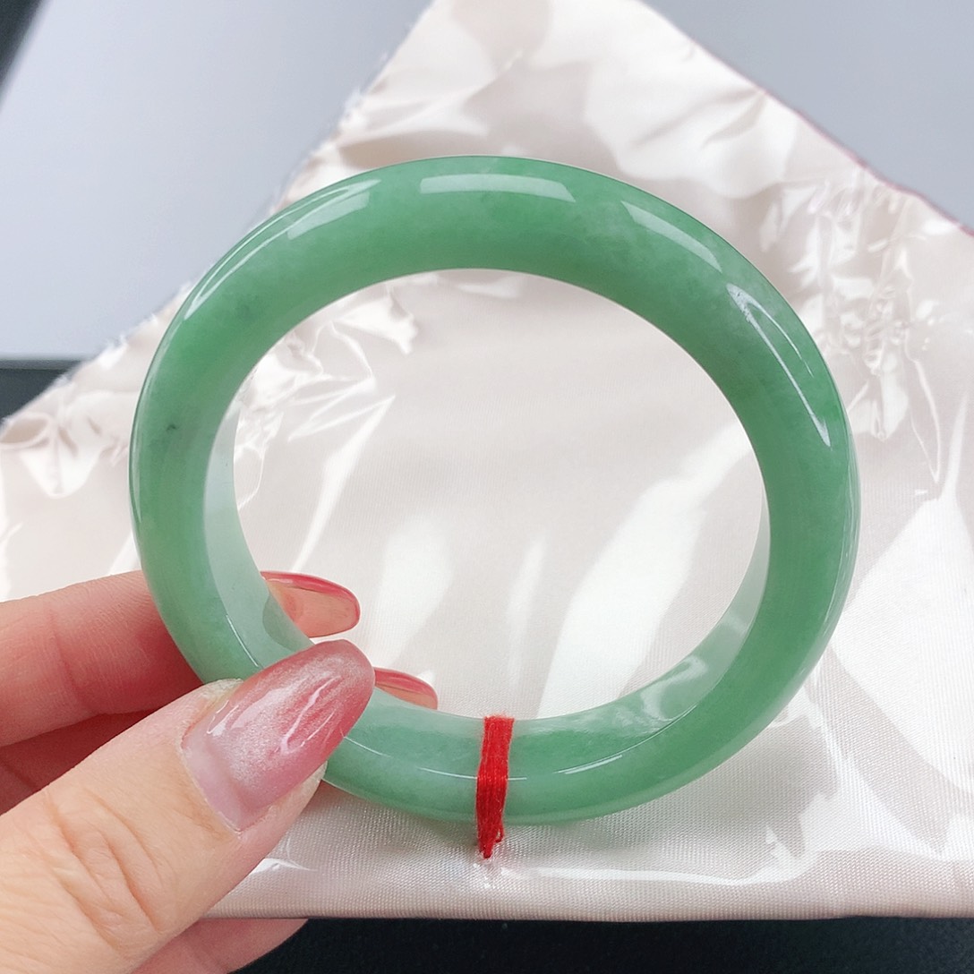 翡翠手镯未镶嵌翡翠197