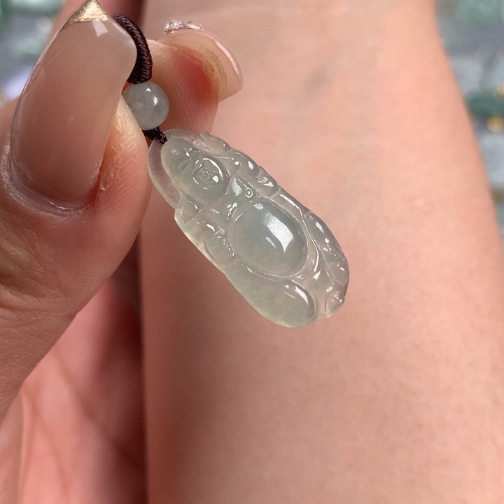 翡翠颈饰未镶嵌布袋佛