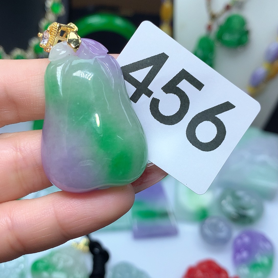 翡翠吊坠(赠链)未镶嵌