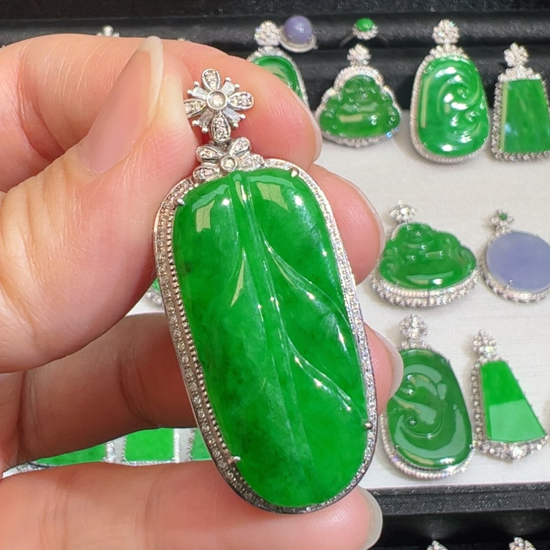 翡翠吊坠(不含链)18K金镶嵌