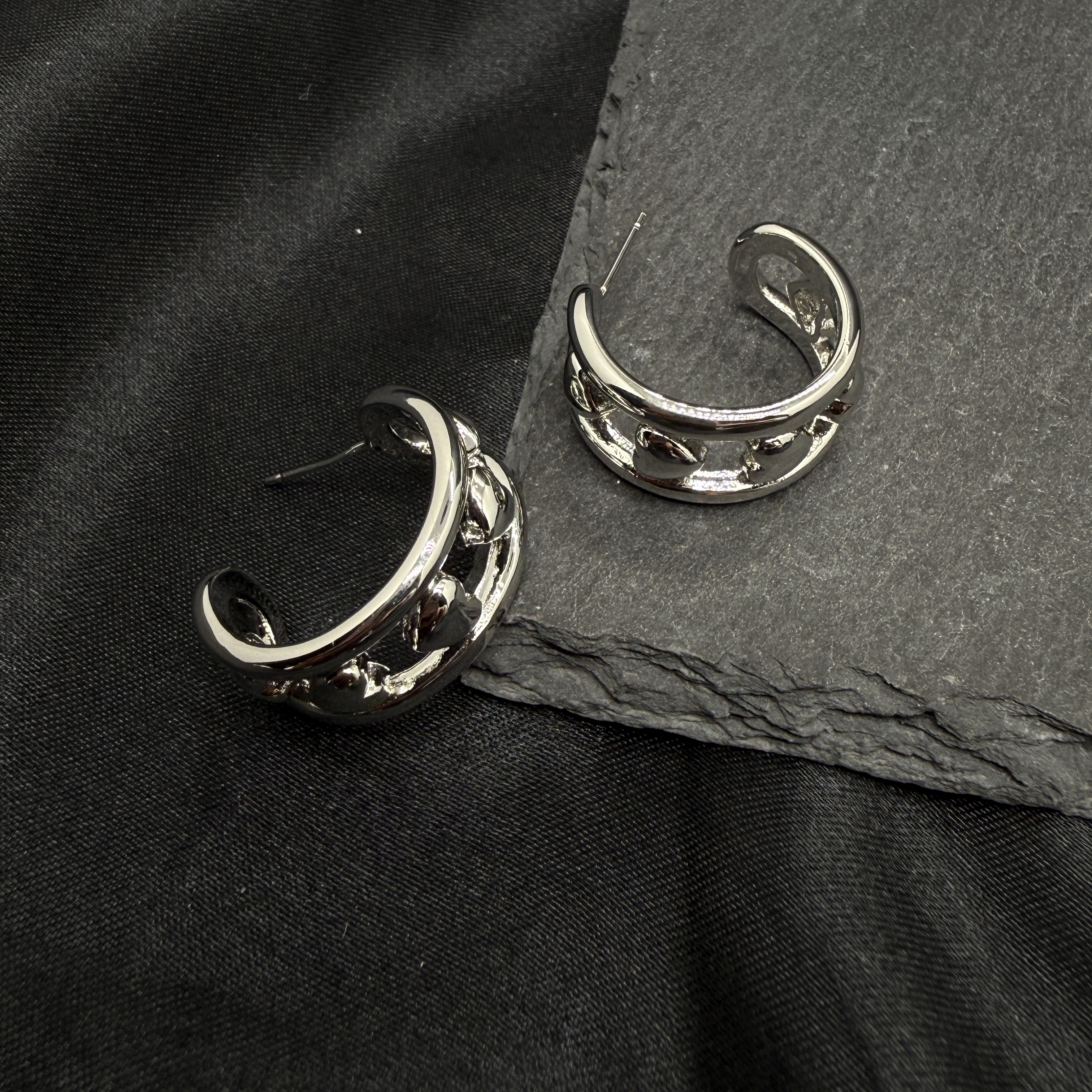 铜合金耳饰 0716 Acc-E83 时尚潮流银色小众个性镂空爱心耳饰