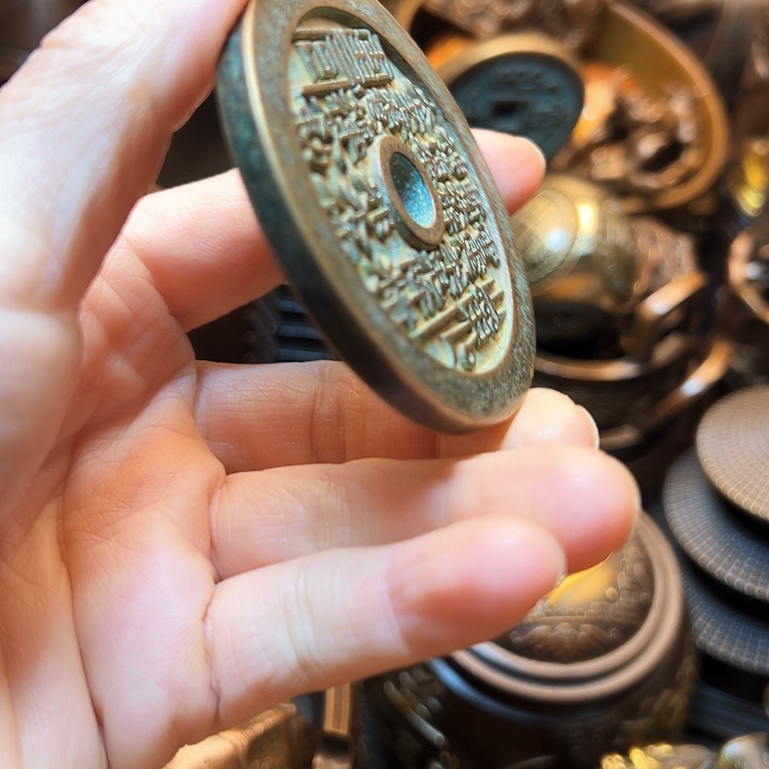 精美铜器工艺品等