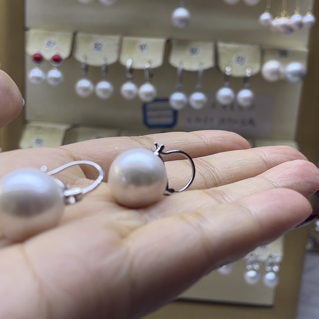银S925镶嵌淡水珍珠耳饰