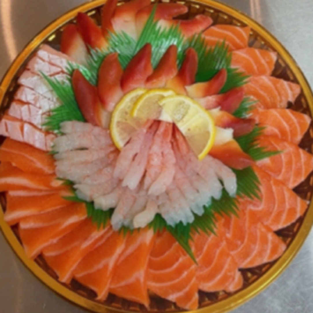 300克三文鱼➕15片北极贝➕20只甜虾。