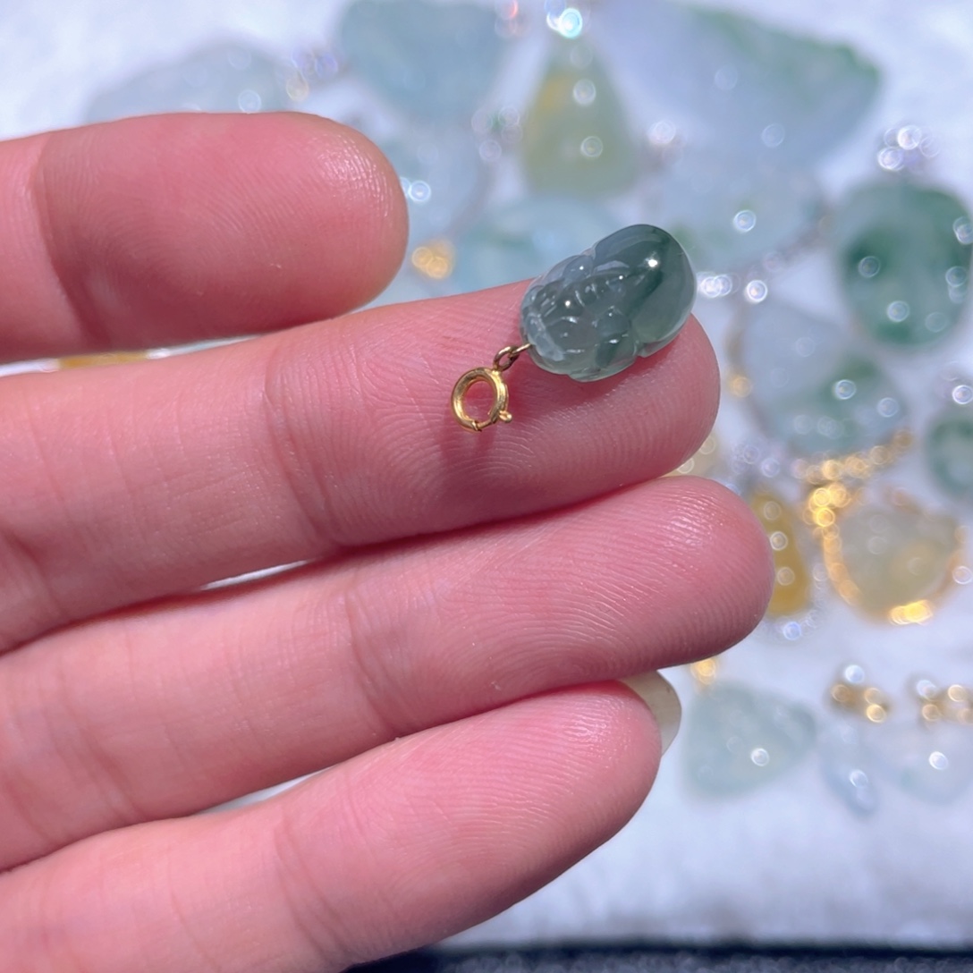 翡翠18K金镶嵌颈饰翡翠