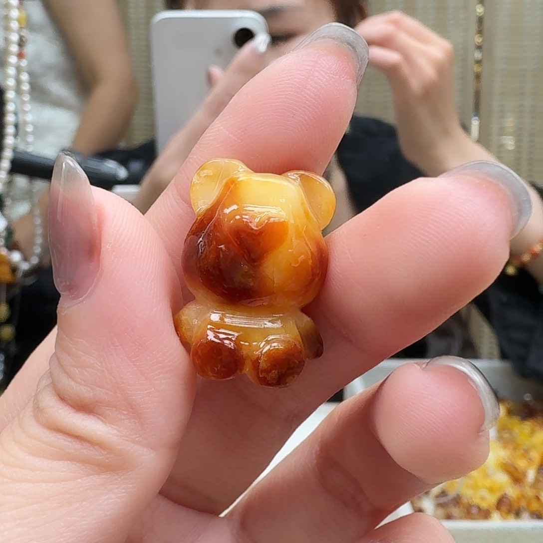 未镶嵌琥珀裸石小熊