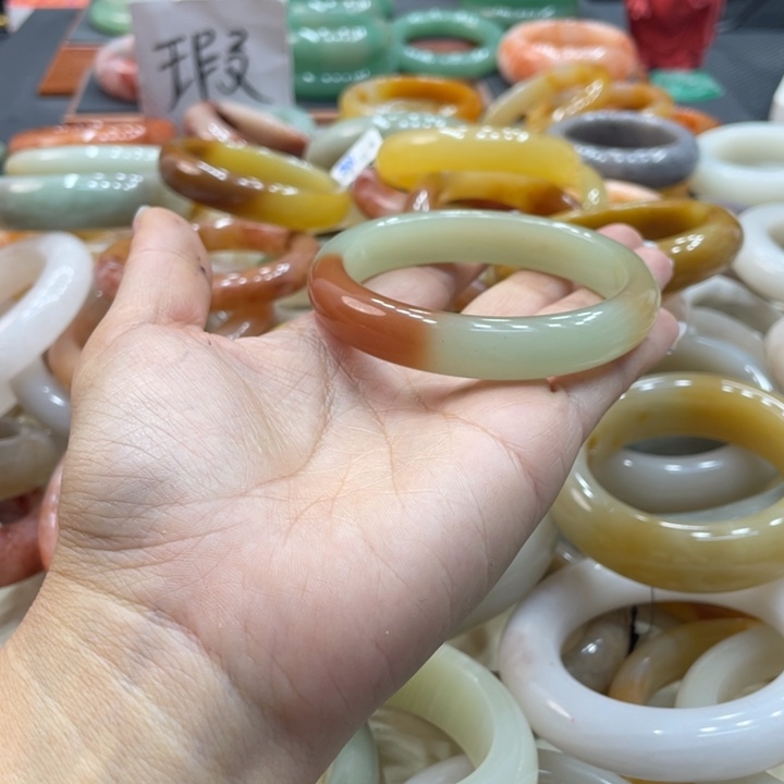 樰***儿石英质玉钛钢珠宝奇石