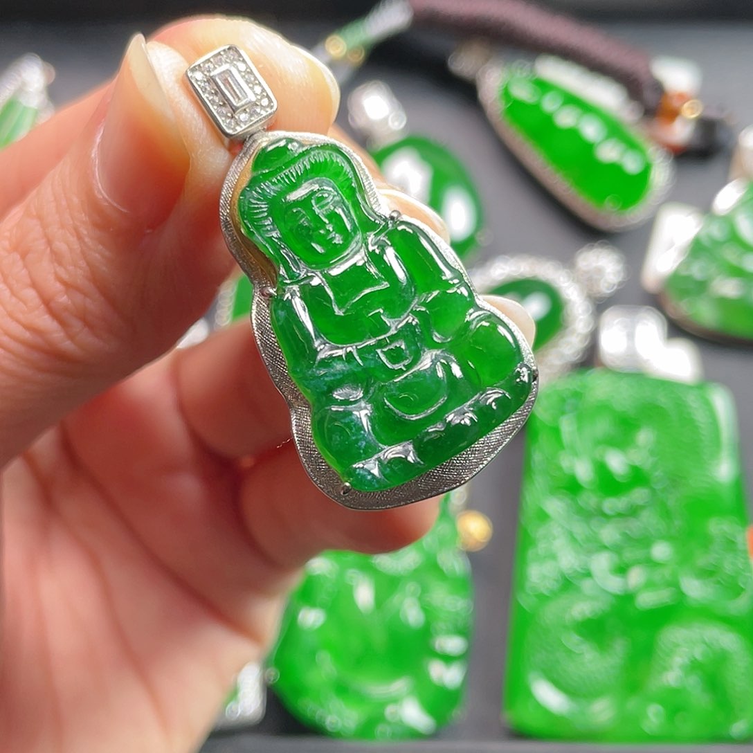 吊坠(不含链)未镶嵌翡翠