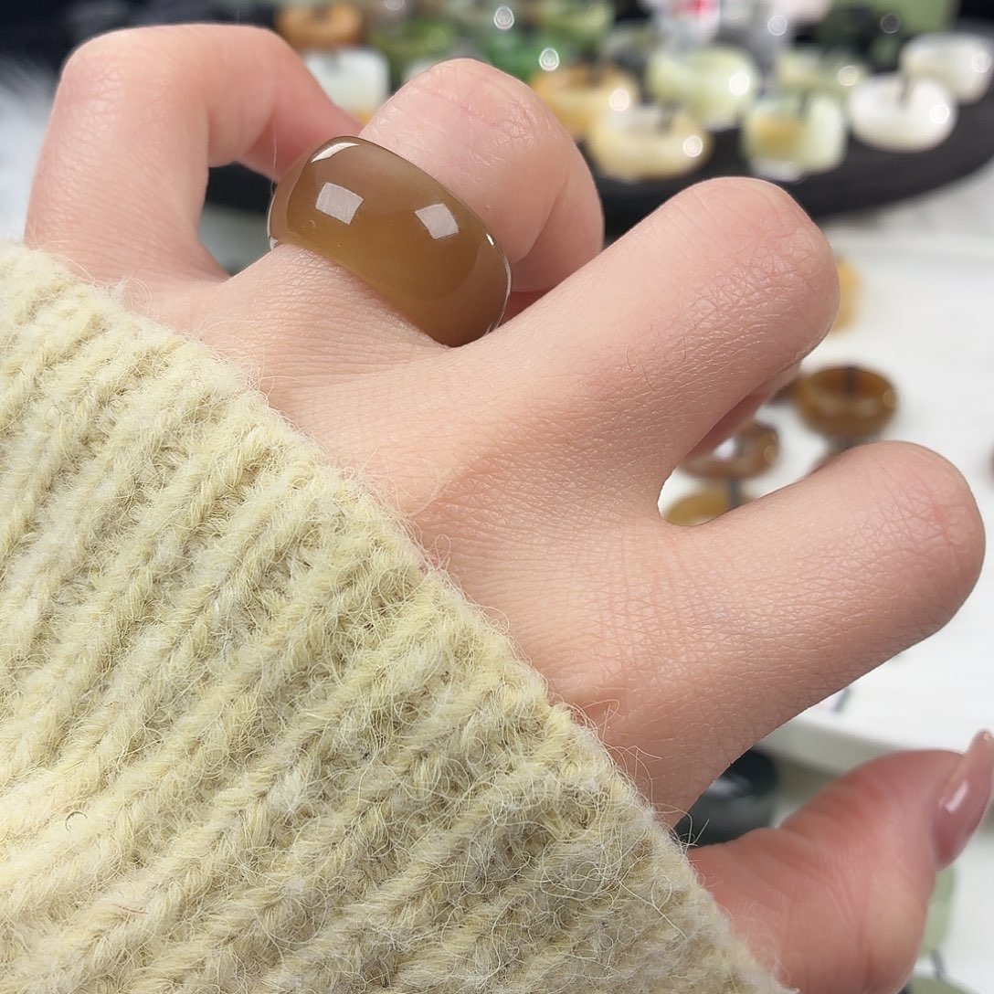 和田玉未镶嵌戒指S110咖糖轮胎17.3