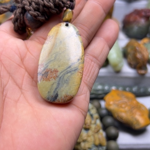 吊坠(不含链)未镶嵌岫岩河磨玉（透闪石质玉）好*情