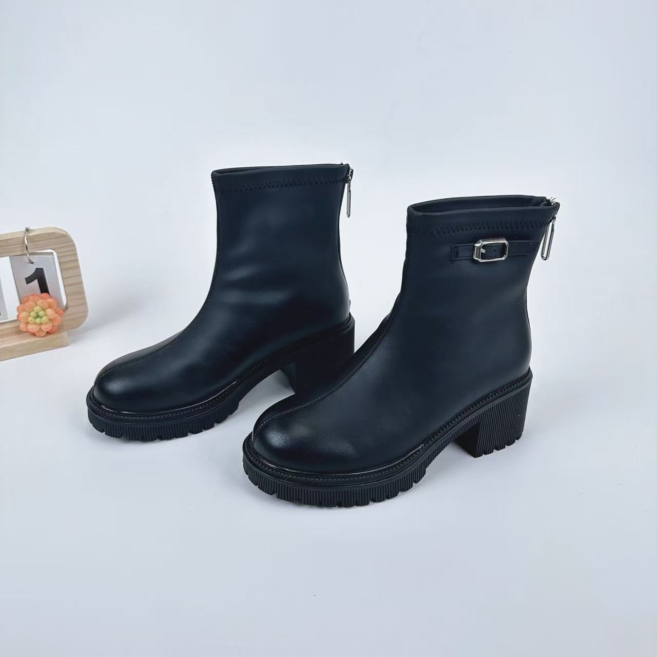 小强家女鞋  超火复古短靴英伦风粗跟（A540-62-2）（F344040414-10）
