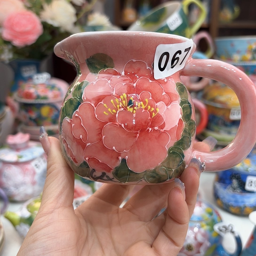 瓷片在这里祝各位小姐妹节日幸福平安开心健康长寿