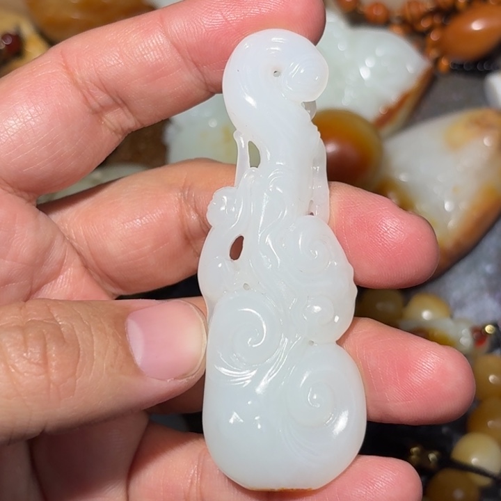 和田玉颈饰未镶嵌