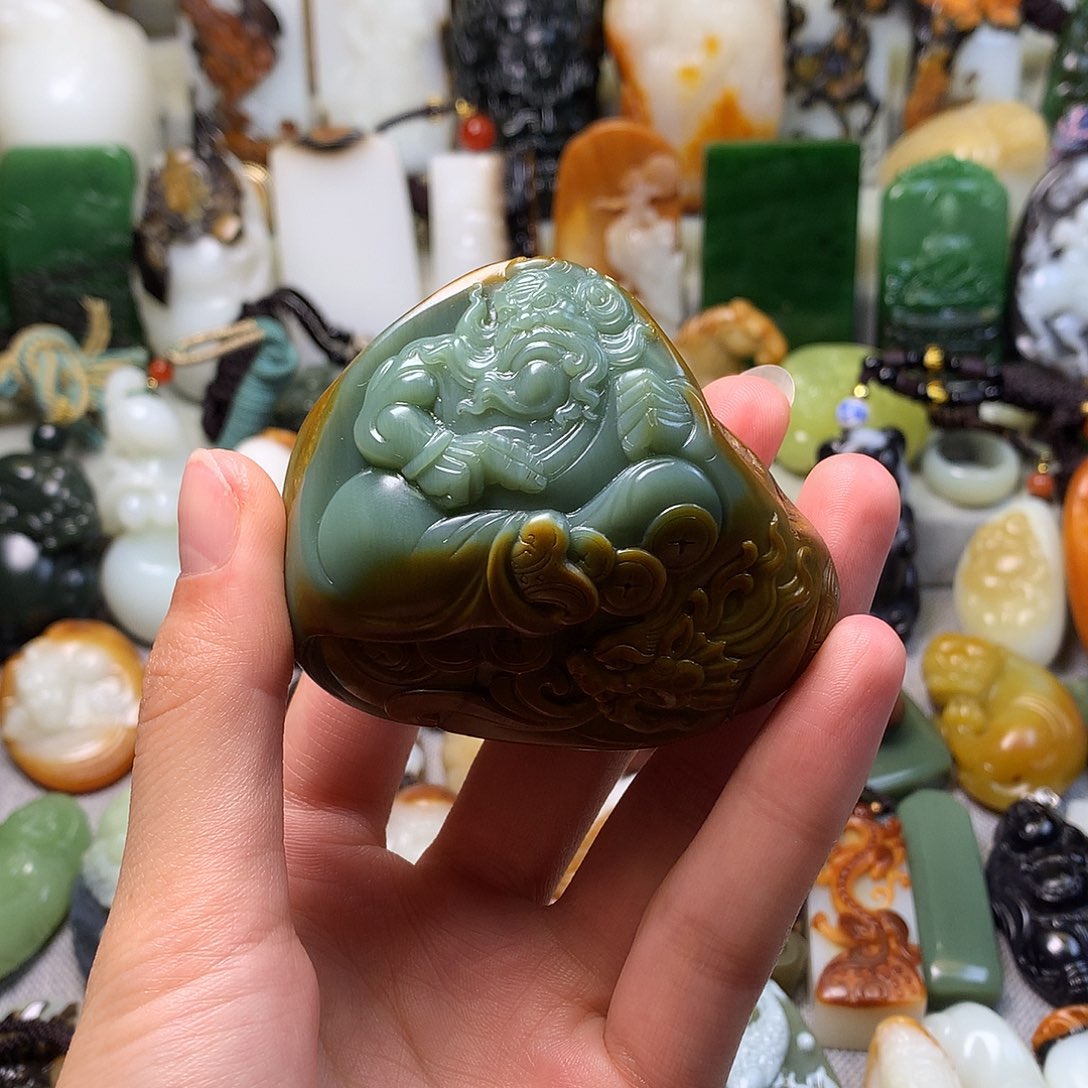 未镶嵌和田玉把件杨*