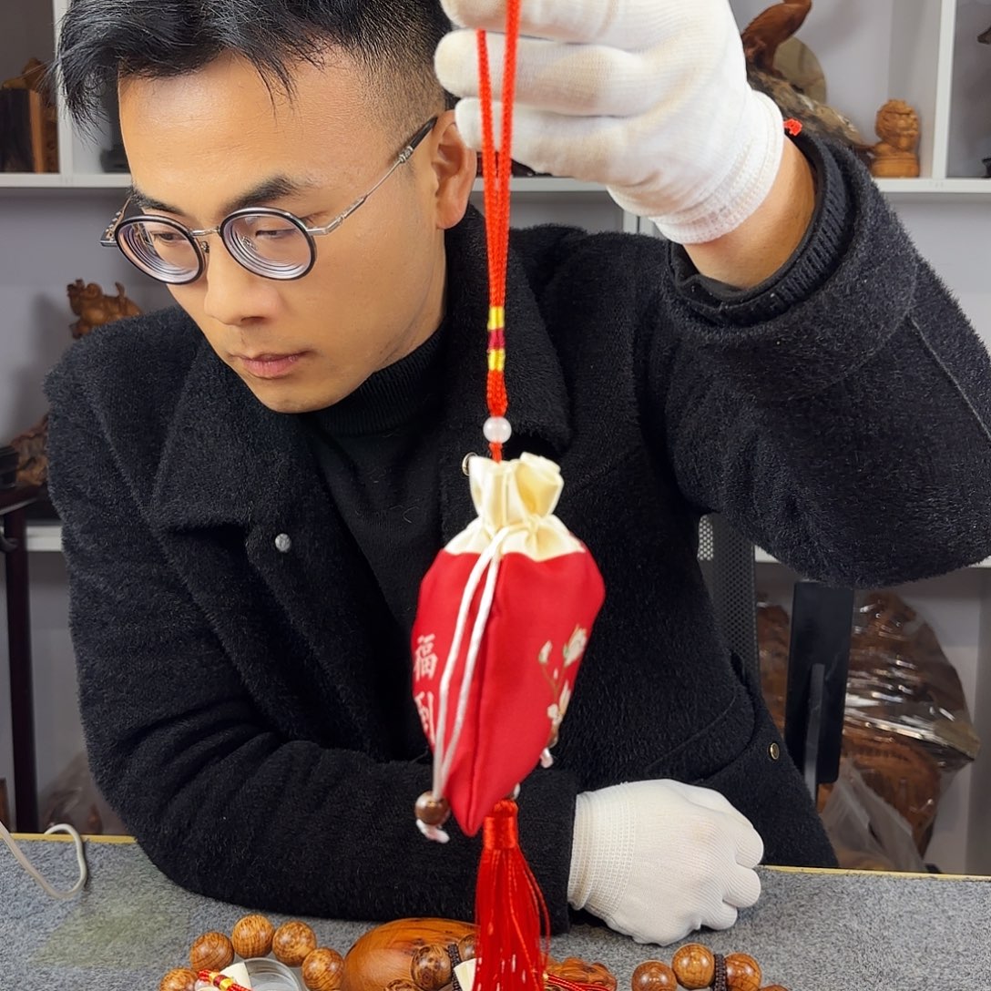 崖柏太行崖柏雷雷碳化加挂件