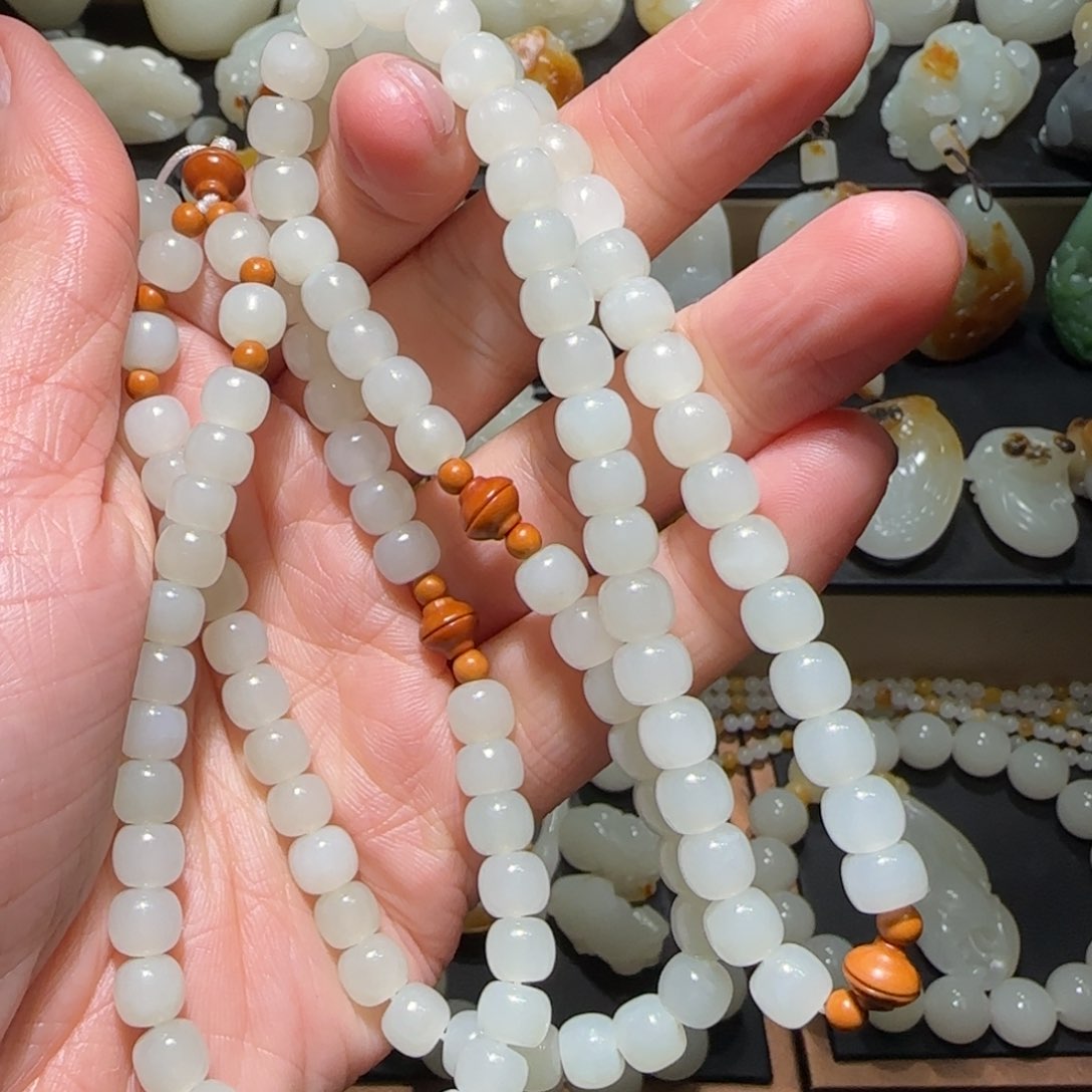 和田玉颈饰未镶嵌