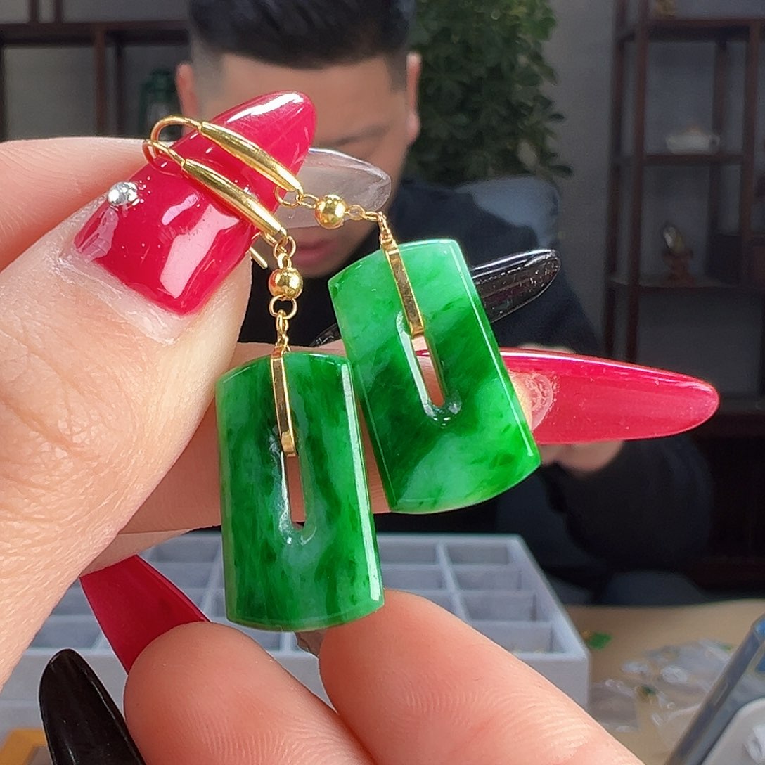 翡翠18K金镶嵌耳饰耳环