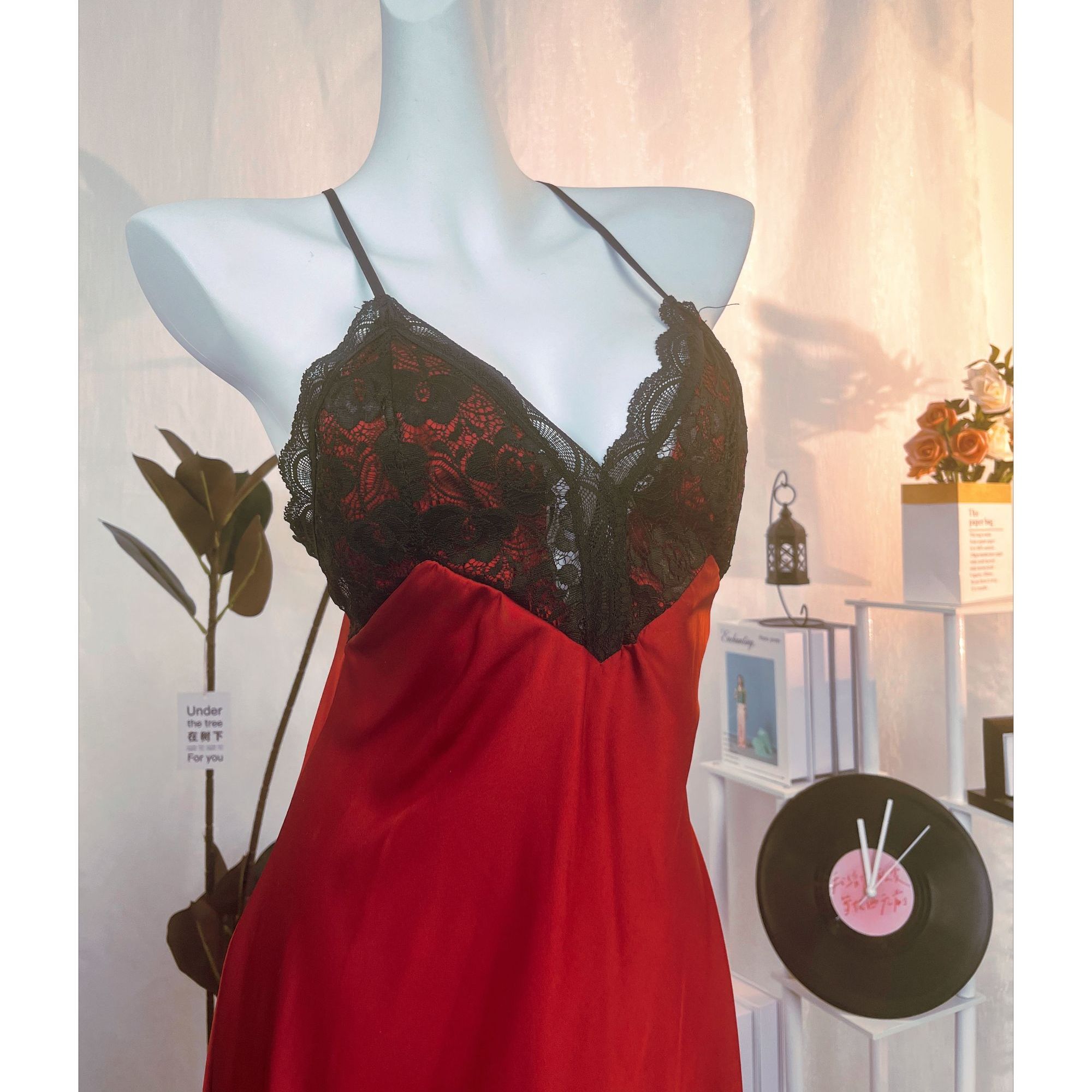 【午夜巴黎】性感睡裙蕾丝吊带法式美背网红新款