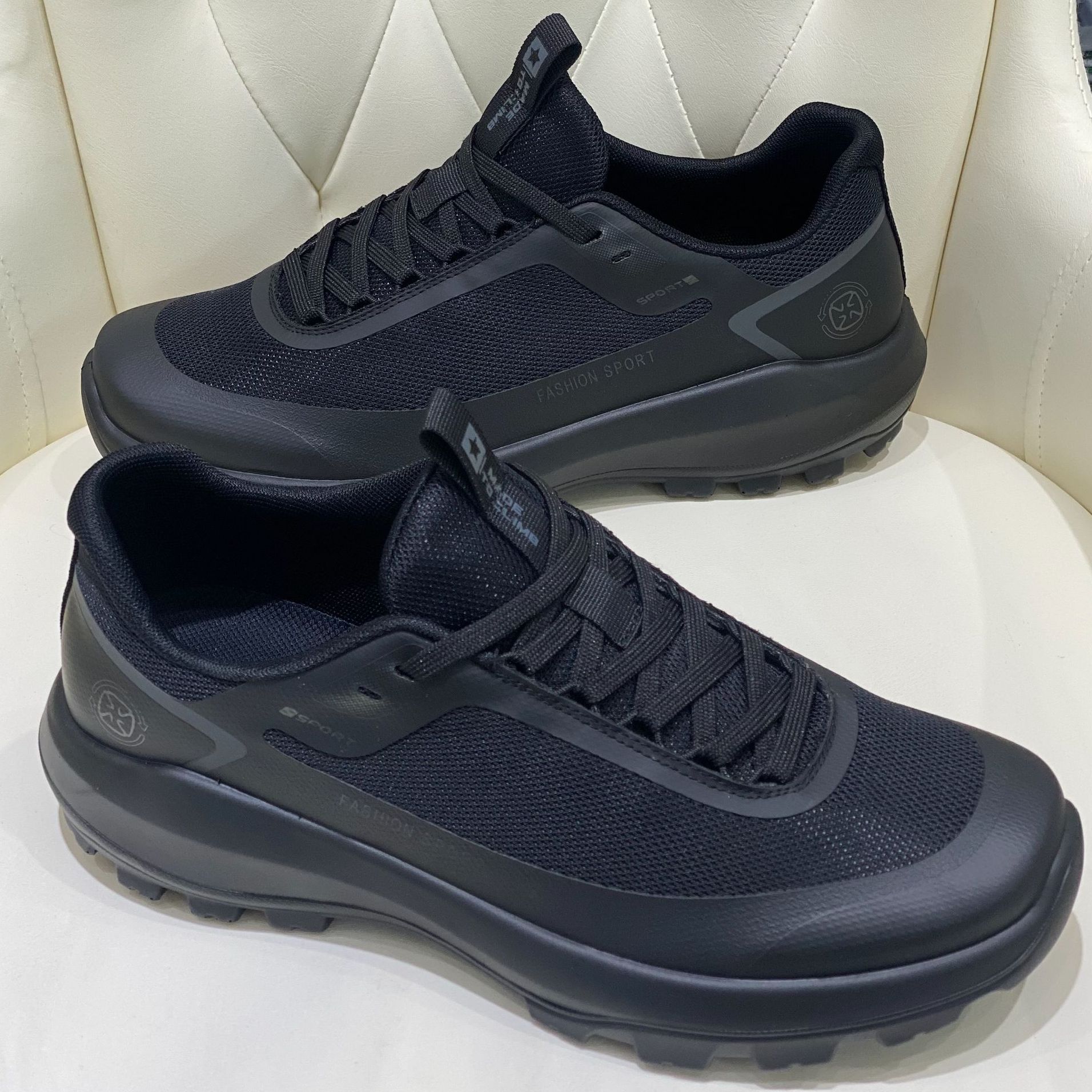 春季男士网鞋飞织户外轻便运动休闲潮鞋透气跑步工装防滑耐磨