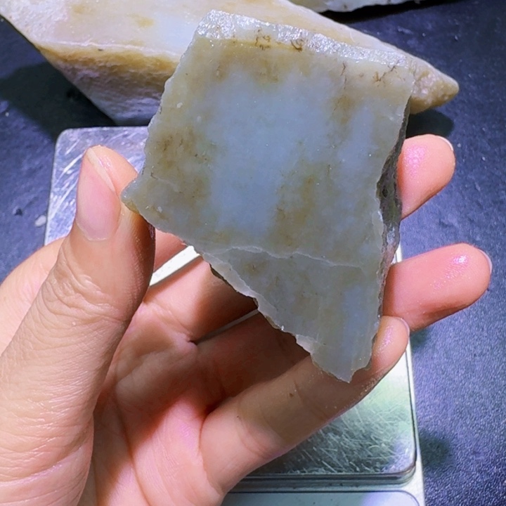 未镶嵌和田玉（糖玉）珠宝半成品