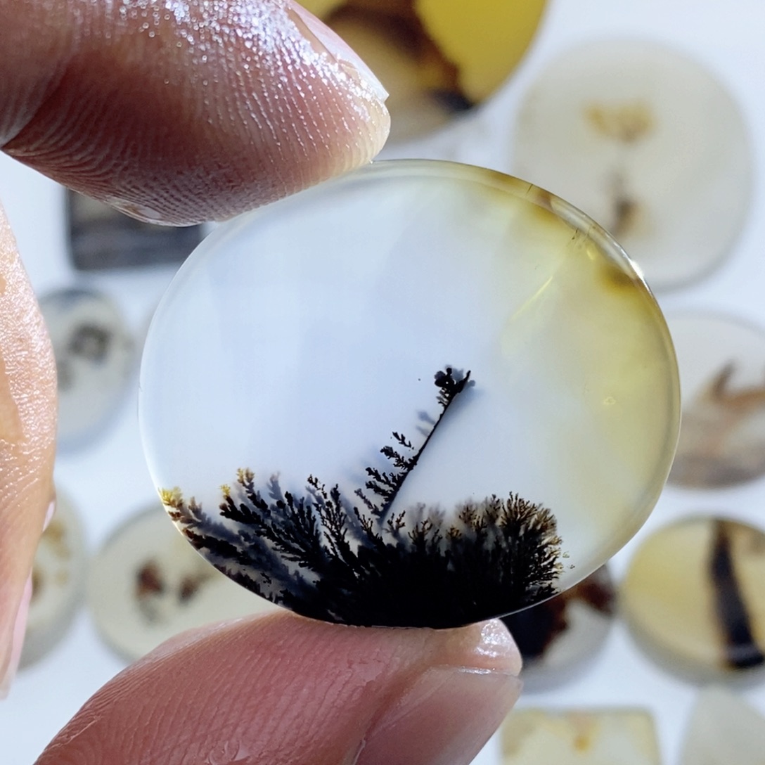 玛瑙/玉髓颈饰未镶嵌