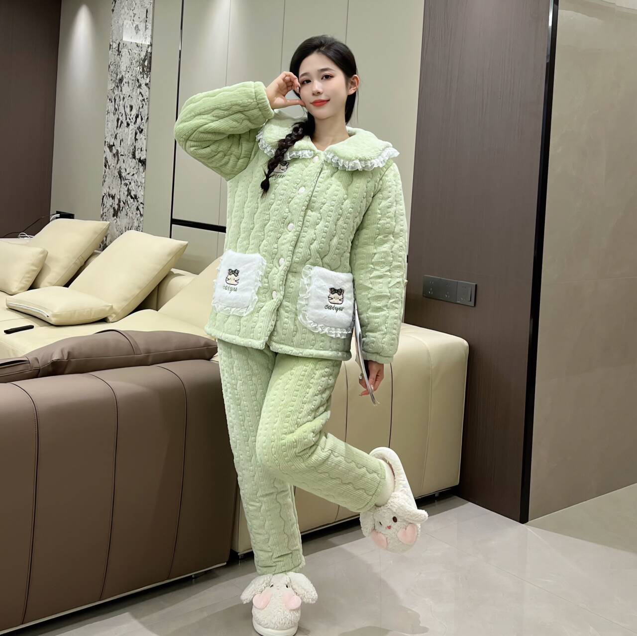 2024新款秋冬季加厚三层夹棉加绒珊瑚绒保暖睡衣女家居服套装