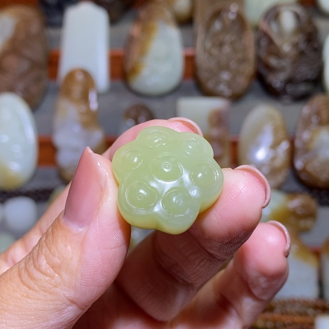 颈饰未镶嵌和田玉（黄玉）