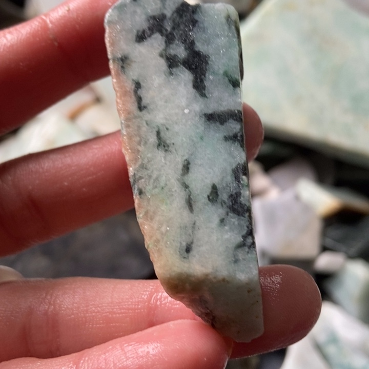 翡翠颈饰未镶嵌天然翡翠