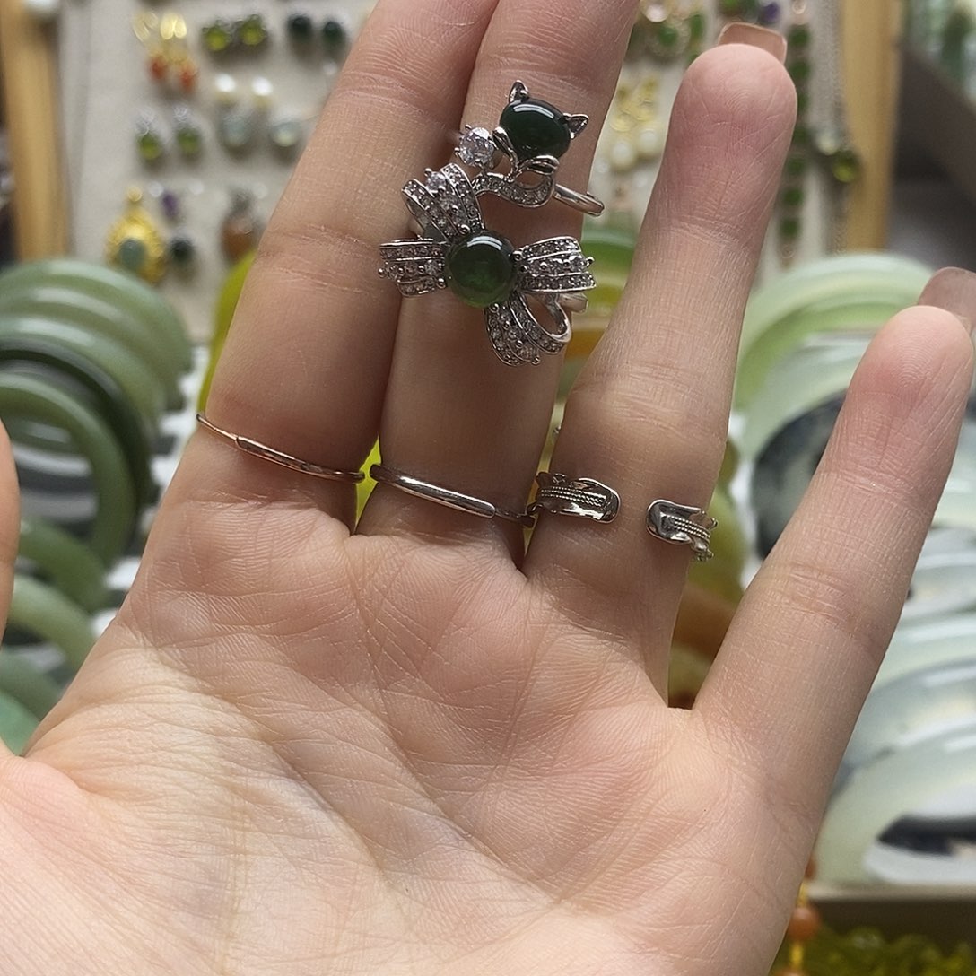蛇纹石玉合金戒指