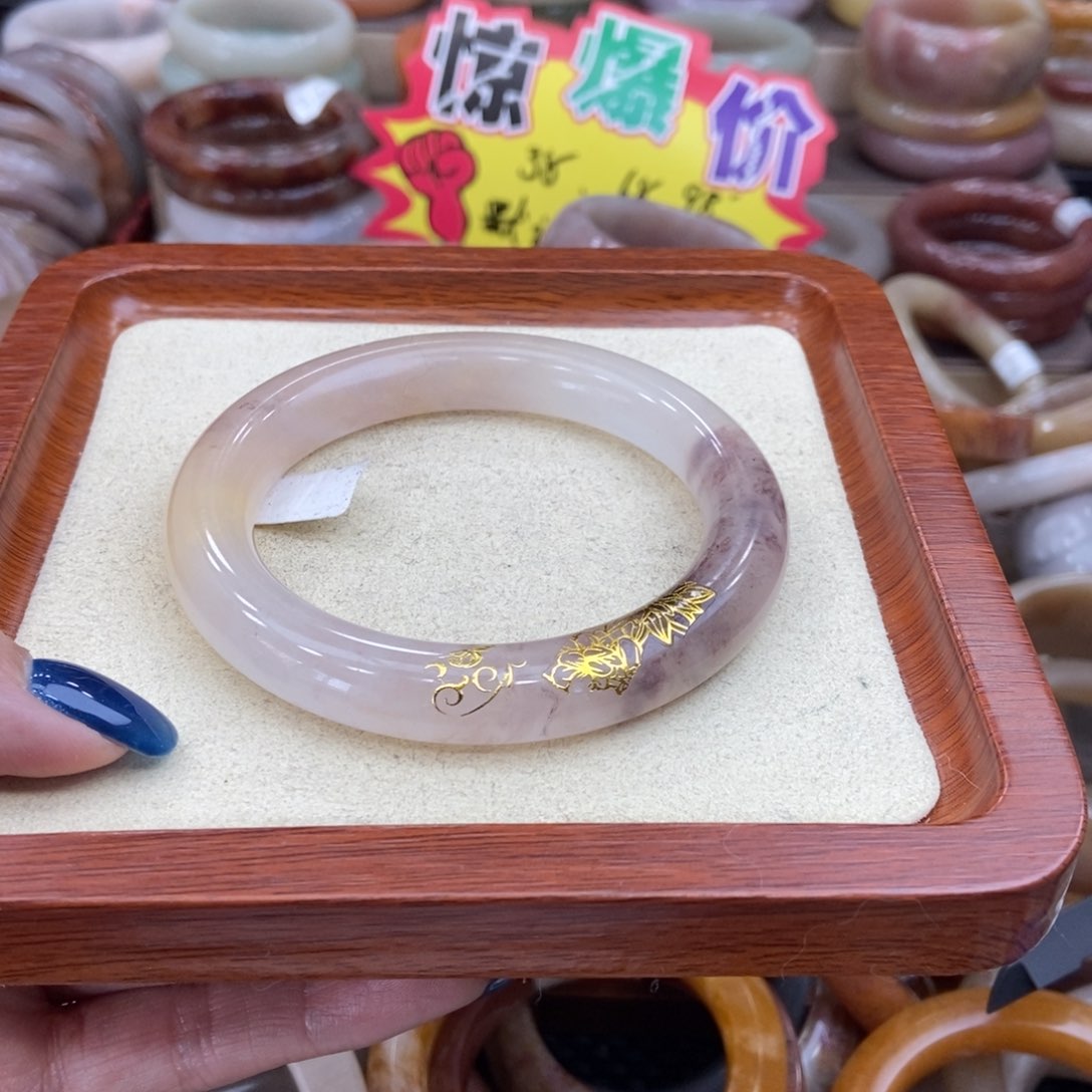 石英质玉手镯未镶嵌