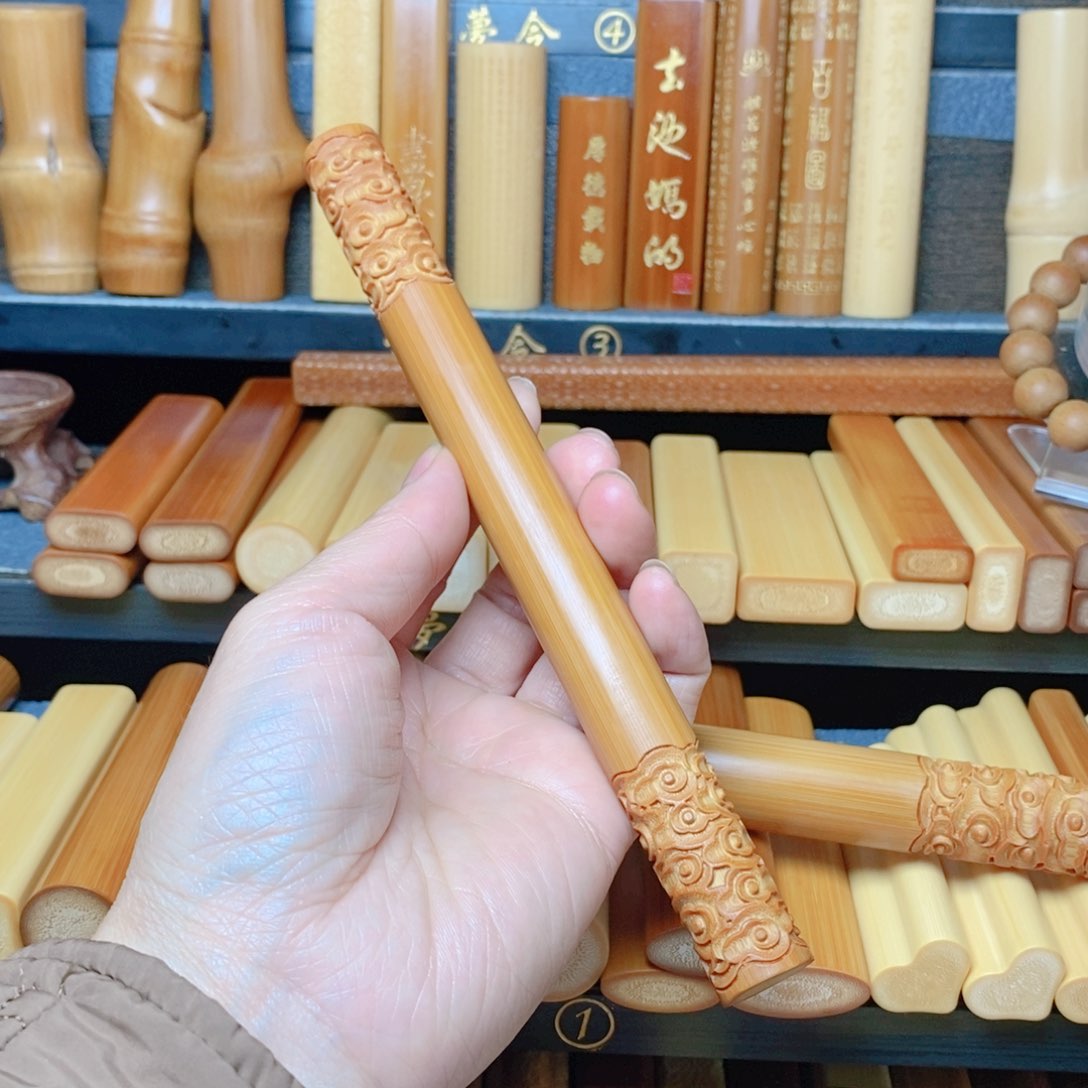 张***人实心玉竹文玩手把件一物一拍