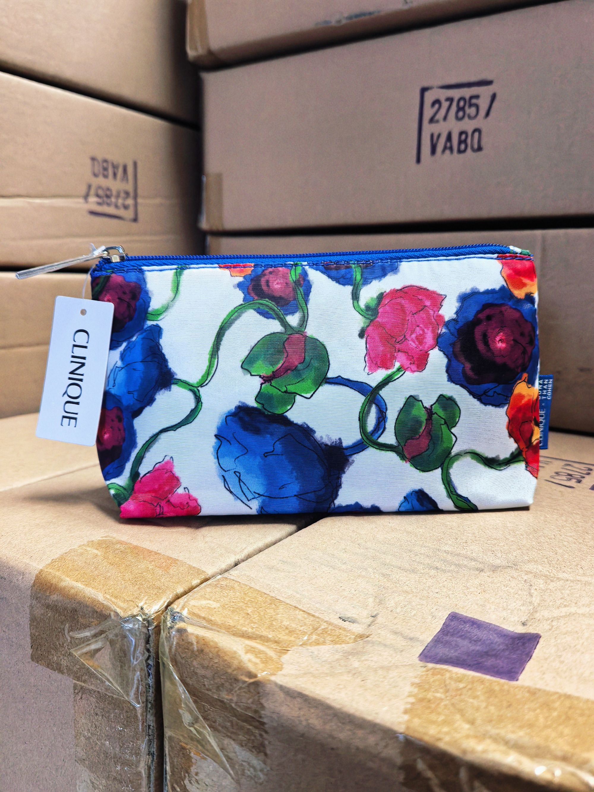 柜台赠品设计师联名款布艺化妆包蓝色印花小号笔袋手机包