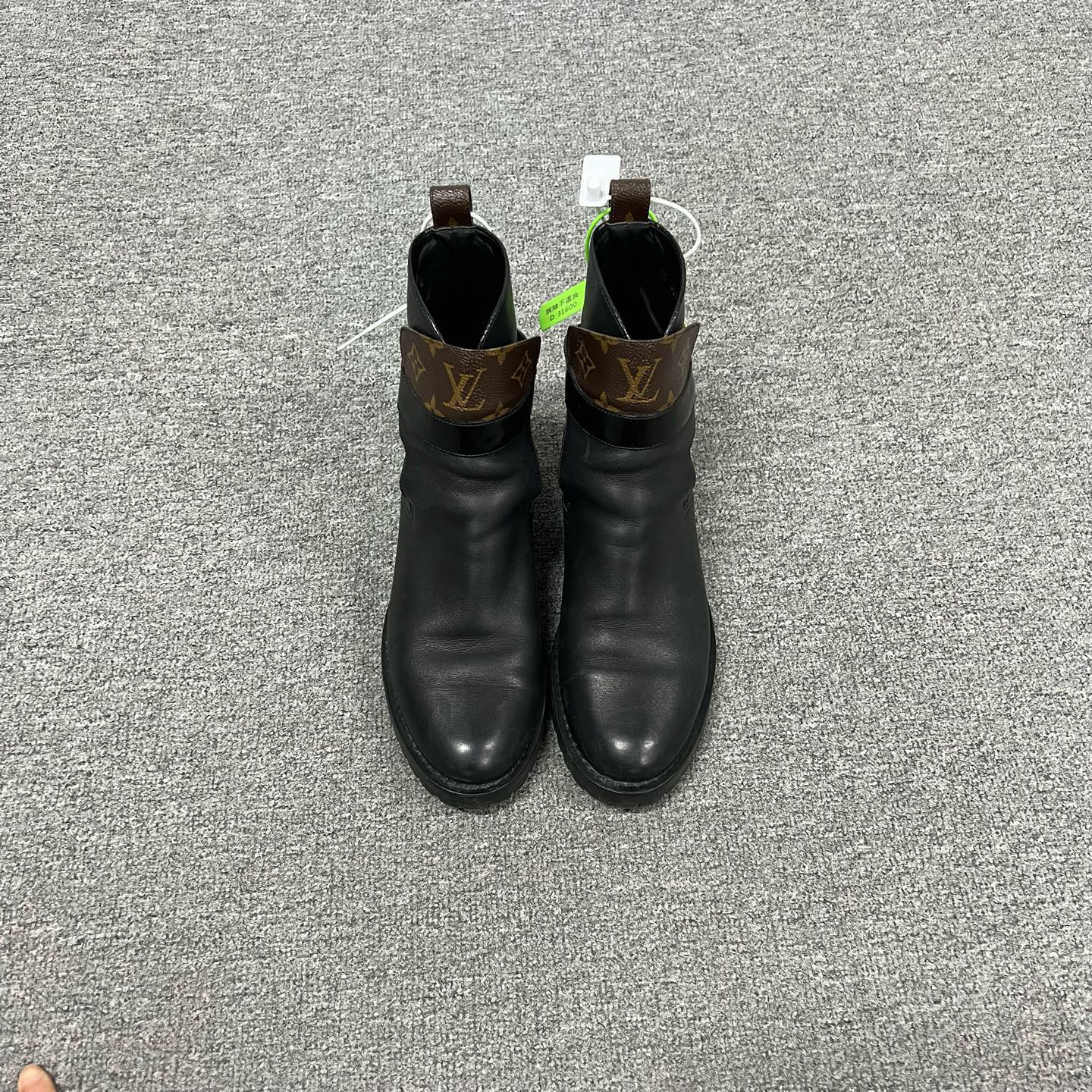 99新 AMIPARIS lv 老花短靴38.5码