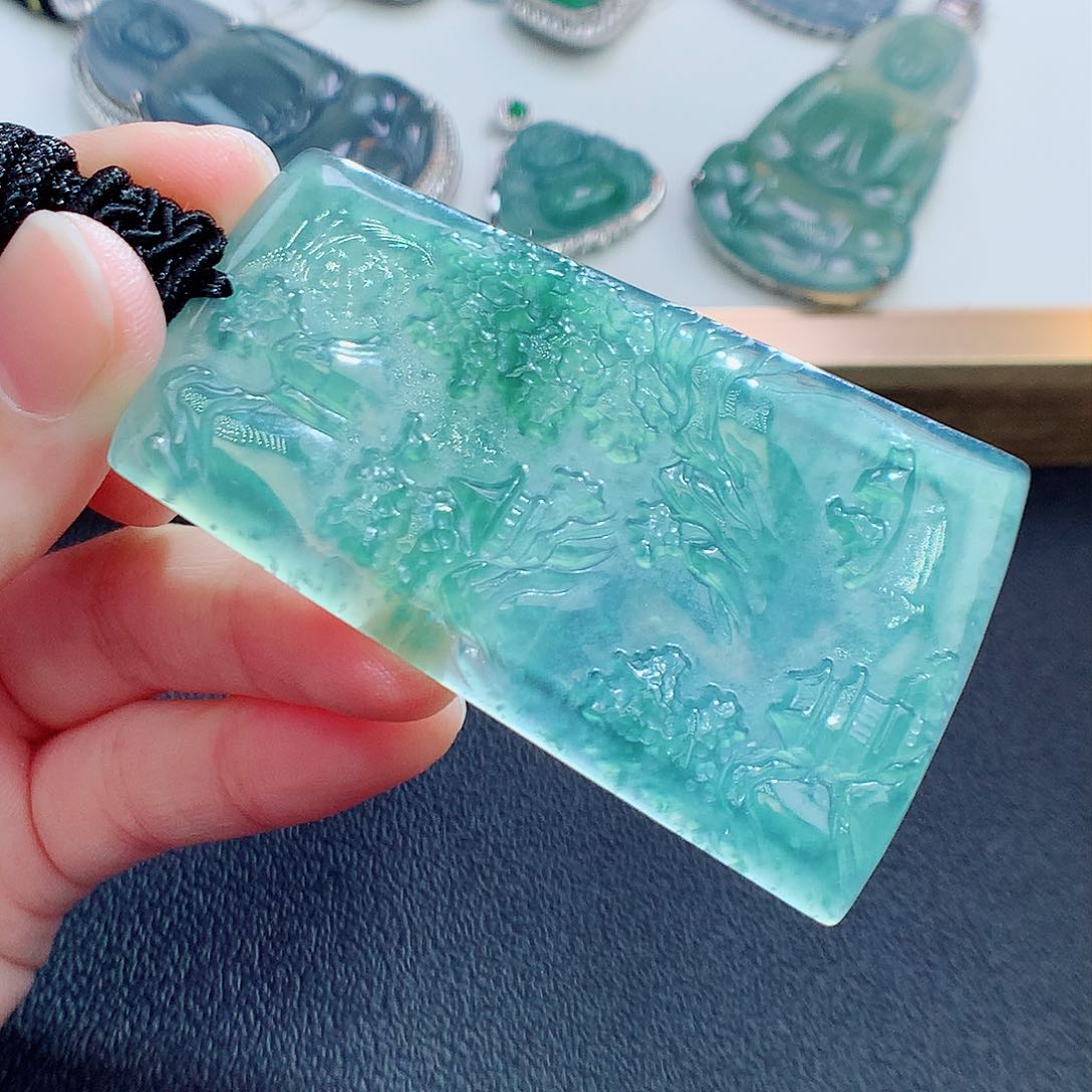 翡翠颈饰未镶嵌翡翠