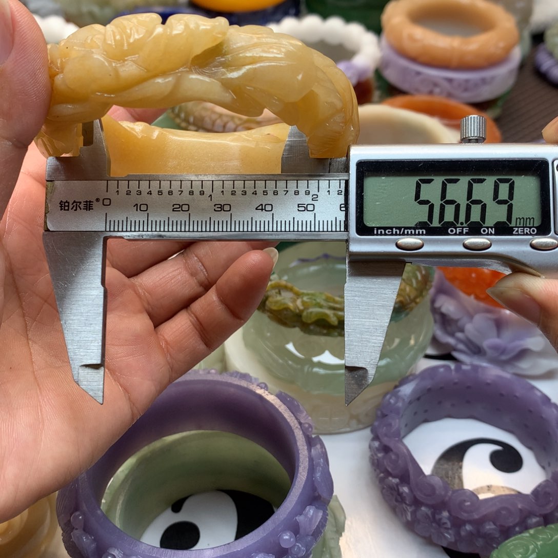 石英质玉手镯未镶嵌