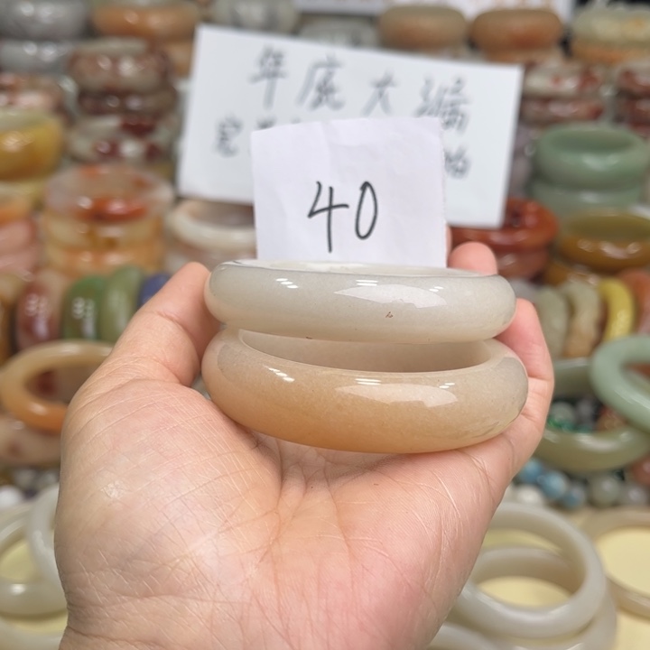 石英质玉微瑕55发2条未镶嵌