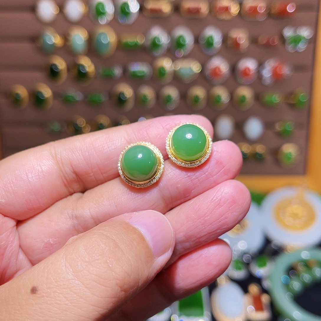 和田玉颈饰18K金镶嵌